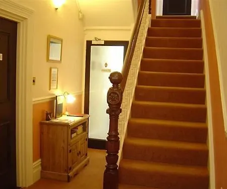Bed & Breakfast Pencrebar 3*